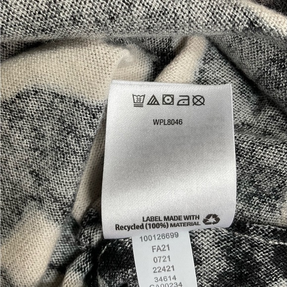 INC Sweater - Abstact pattern with Faux Distressed edges - Picture 5 of 10